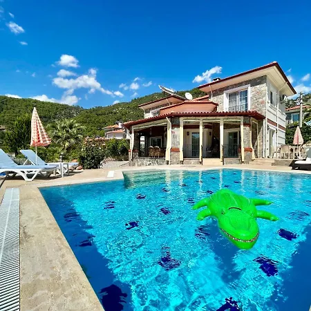 Spacious 4 Bedroom With 100m2 Private Pool And Unlimited Wifi Villa *