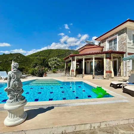 Spacious 4 Bedroom With 100m2 Private Pool And Unlimited Wifi *