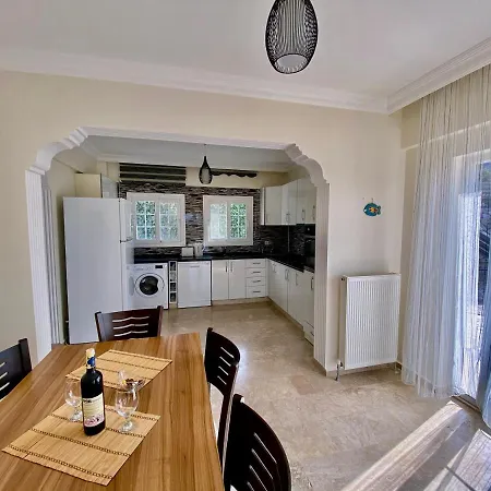 Spacious 4 Bedroom With 100m2 Private Pool And Unlimited Wifi فيلة