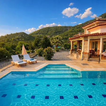Spacious 4 Bedroom With Private Pool And Unlimited Wifi * Φετιγιέ