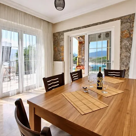 Spacious 4 Bedroom With Private Pool And Unlimited Wifi Βίλα *