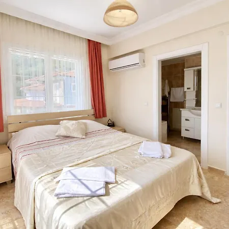 Spacious 4 Bedroom With Private Pool And Unlimited Wifi Φετιγιέ